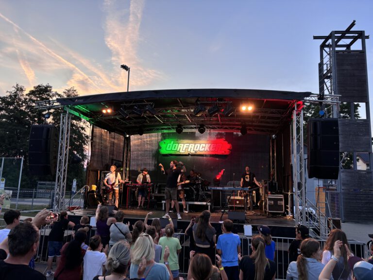 Mehr über den Artikel erfahren „Das Dorf rockt“
